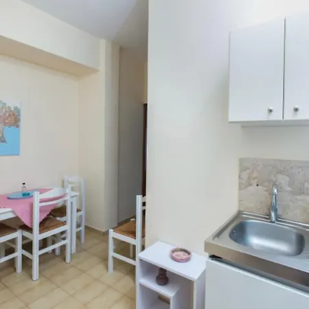 Eleni Apartment *
